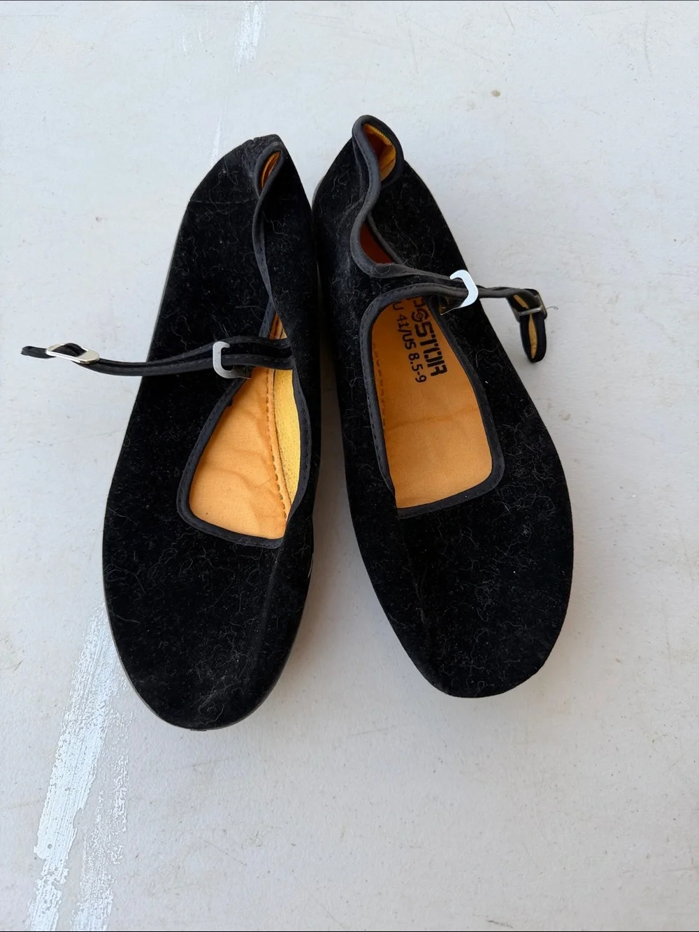 Postor Classic Black Velvet Mary Jane Flats with Ankle Strap